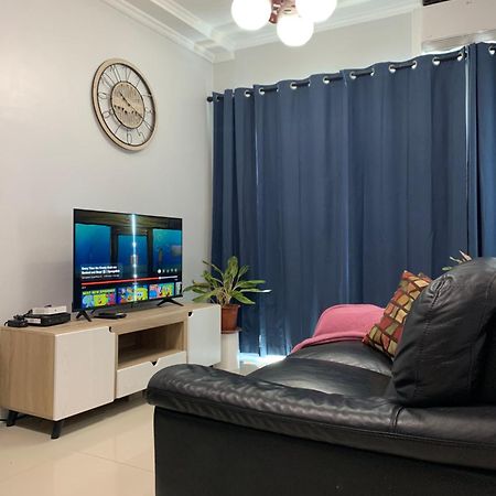 Spacious 2-Bedroom Condo,Wifi,Netflix,Free Parking Cagayan de Oro Esterno foto