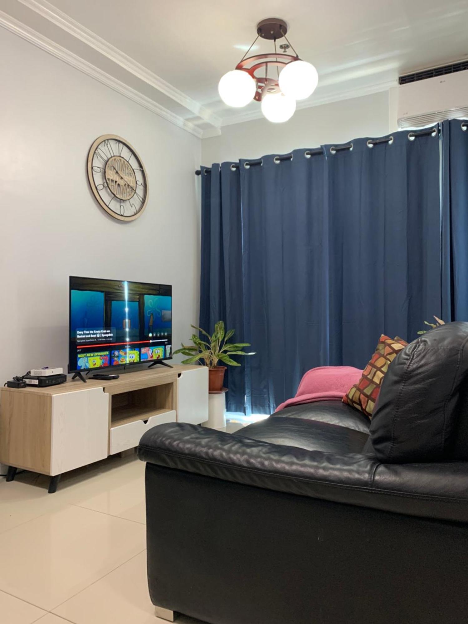 Spacious 2-Bedroom Condo,Wifi,Netflix,Free Parking Cagayan de Oro Esterno foto